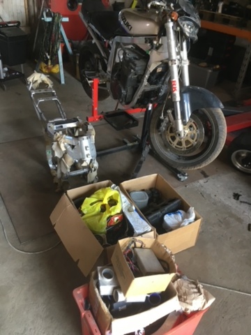 1107859-15 Motorcycle suzuki 1100R -91 renovation object with lots of accessories