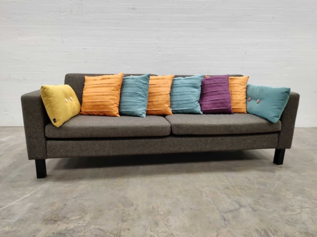 1099343-1 Sofa Swedese