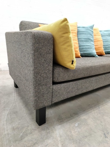 1099343-3 Sofa Swedese