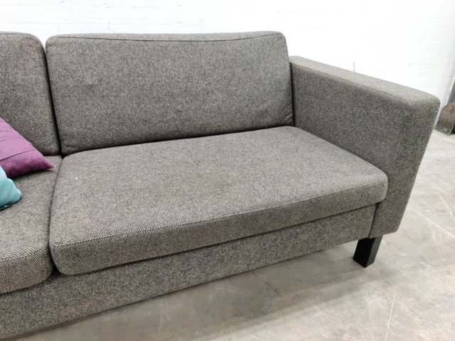 1099343-6 Sofa Swedese