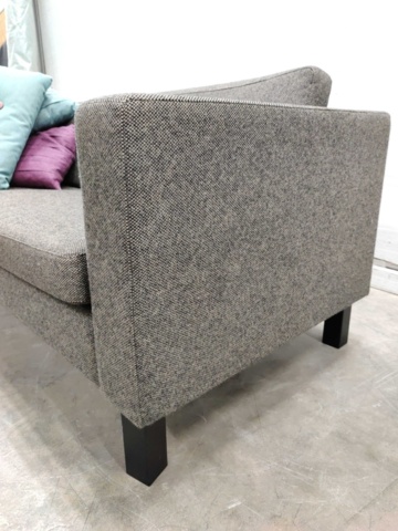 1099343-7 Sofa Swedese