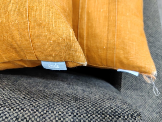 1099343-9 Sofa Swedese