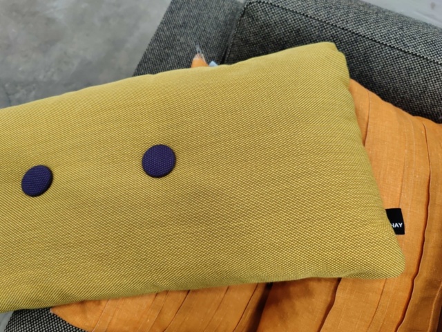 1099343-10 Sofa Swedese