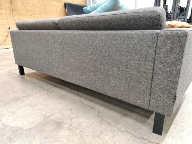 1099343-11 Sofa Swedese