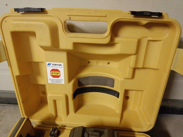 1000027-3 Topcon rotary laser equipment and digital spirit level