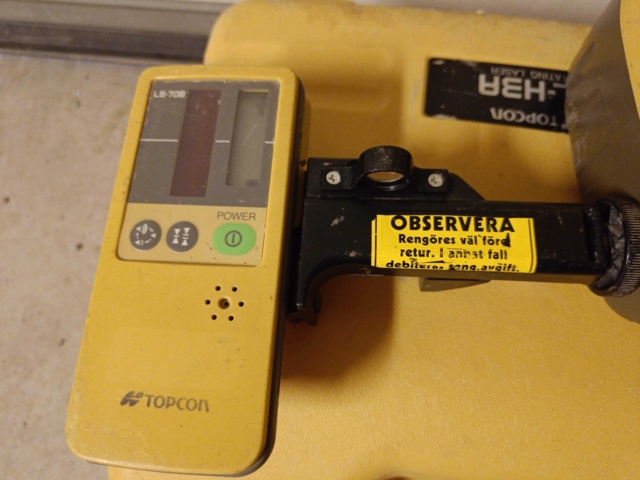 1000027-5 Topcon rotary laser equipment and digital spirit level