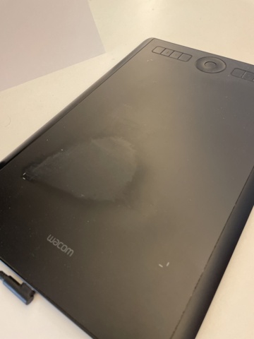 1060521-5 Wacom Intuos Pro Drawing pad for computer