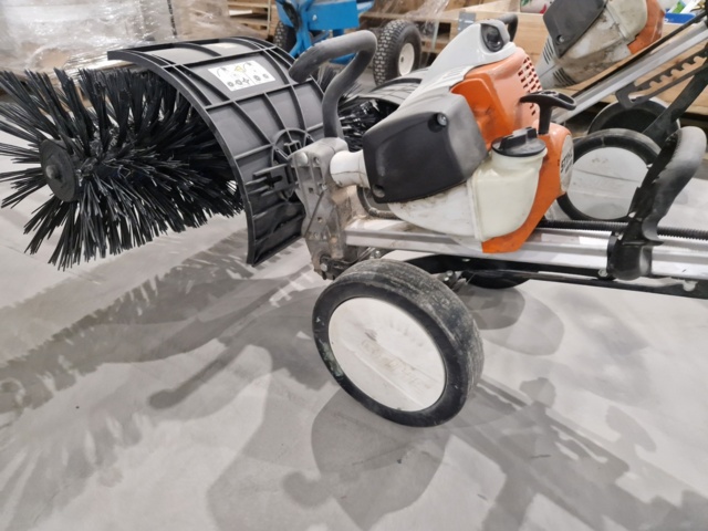1111600-11 Multimotor, STIHL MM 56, with dust roller