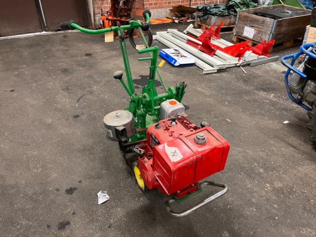 1111566-1 Lawn cutter Ryan Jr sod cutter