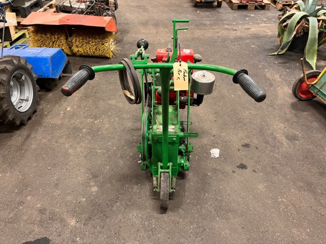 1111566-5 Lawn cutter Ryan Jr sod cutter