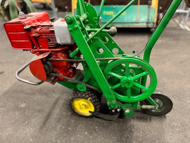 1111566-9 Lawn cutter Ryan Jr sod cutter