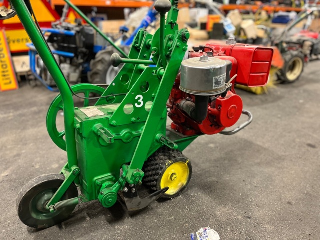 1111566-10 Lawn cutter Ryan Jr sod cutter