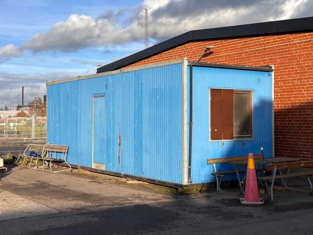 1111586-1 Work shed approximately 3x8 meters