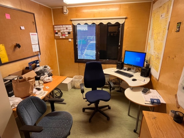 1111586-10 Work shed approximately 3x8 meters