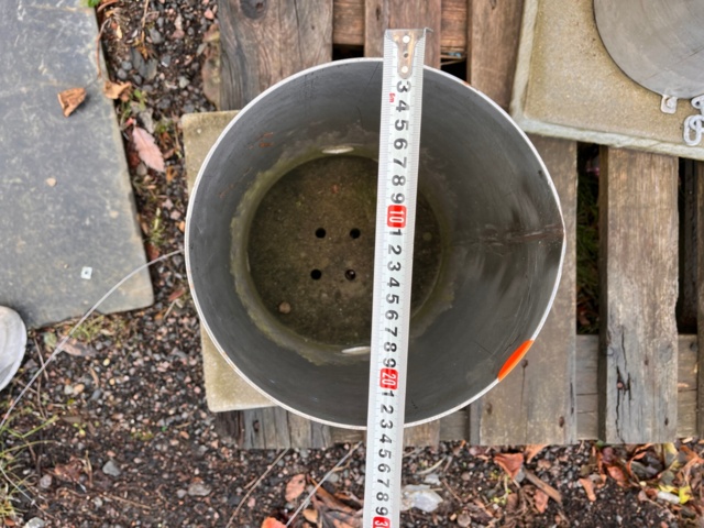 1111592-5 Container for ground lighting