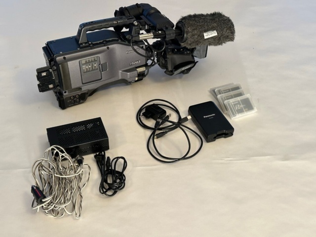 1071661-2 Film camera Panasonic AG-HPX500 Camcorder W/Canon 16X K with various accessories