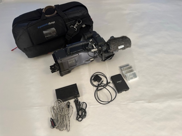 1071661-3 Film camera Panasonic AG-HPX500 Camcorder W/Canon 16X K with various accessories