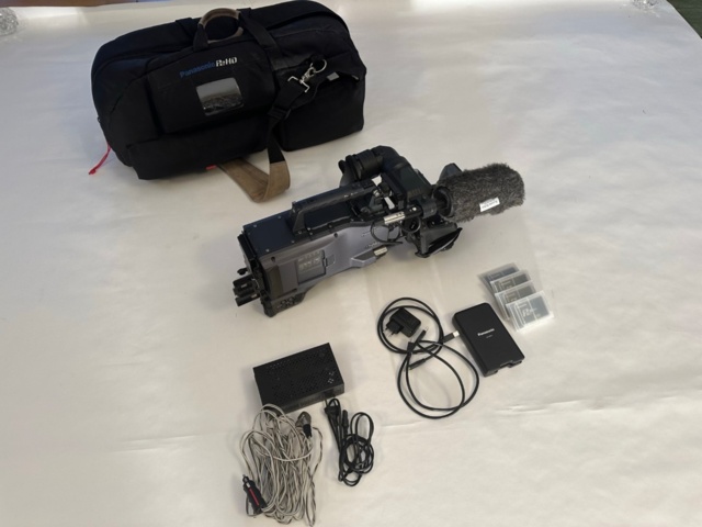1071661-22 Film camera Panasonic AG-HPX500 Camcorder W/Canon 16X K with various accessories