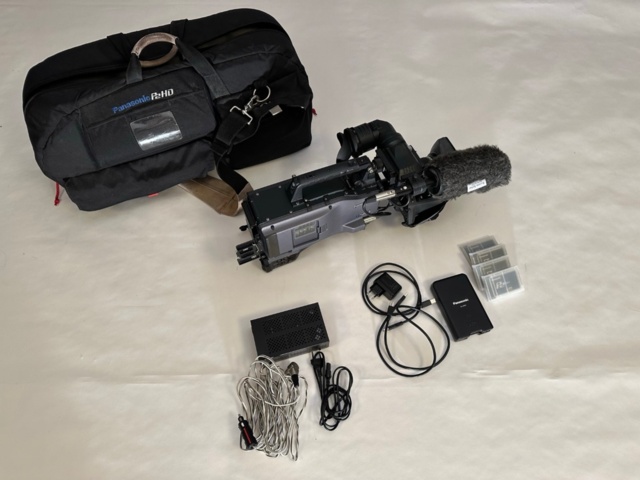 1071661-5 Film camera Panasonic AG-HPX500 Camcorder W/Canon 16X K with various accessories
