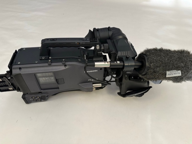 1071661-6 Film camera Panasonic AG-HPX500 Camcorder W/Canon 16X K with various accessories