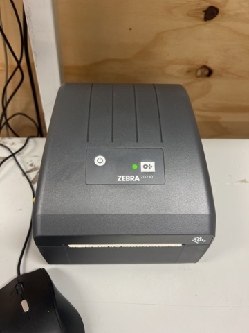 1051275-7 Packing bench with computer and printer