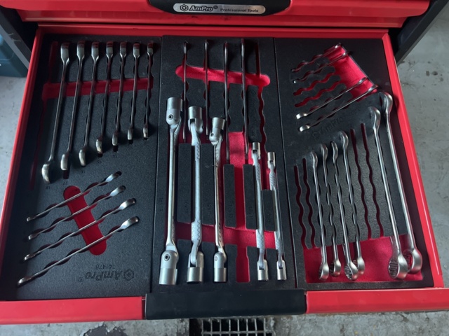 1051302-7 Tool trolley Ampro