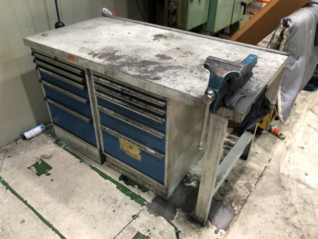 1111840-1 GWS työpöytä - Ei pohjahintaa