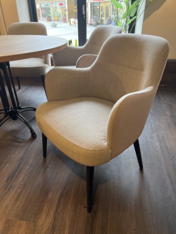 1052677-2 2st Runda ekbord med 9s stolar - deNONA  ø110/120cm