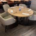 1052677-8 2st Runda ekbord med 9s stolar - deNONA  ø110/120cm
