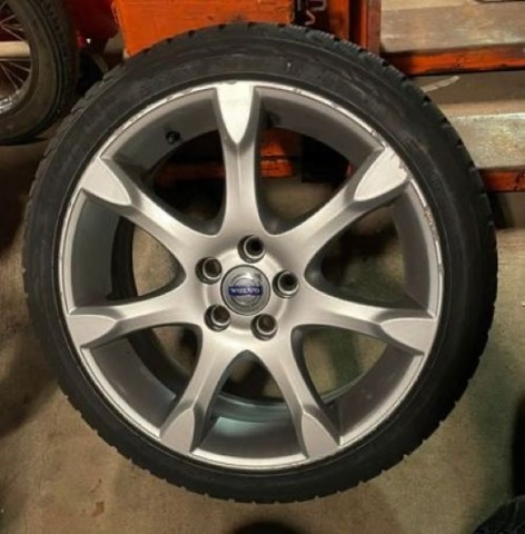 1064893-2 Volvo S40/V50/C70 18” fälgar med däck