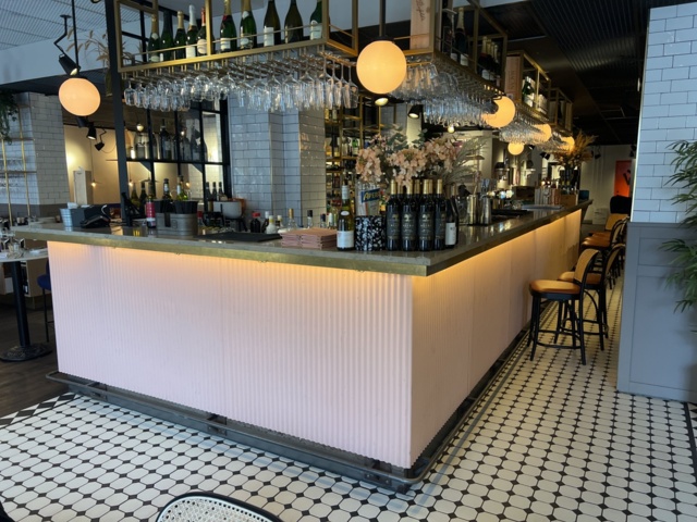 1052696-1 Bar for disassembly