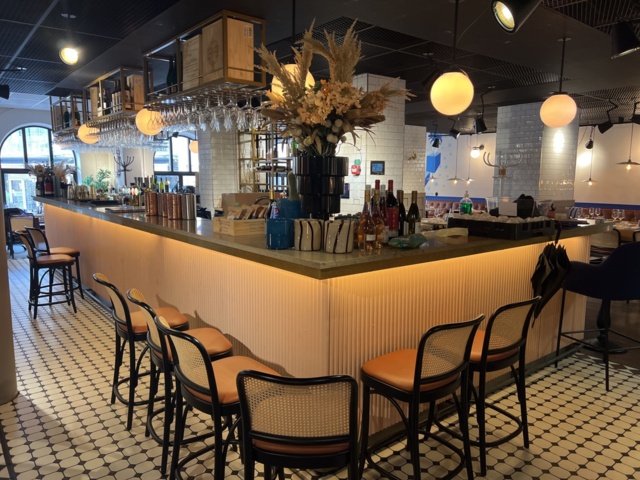 1052696-5 Bar for disassembly