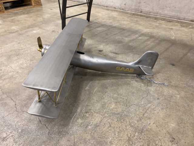 1081119-5 Konstverk i plåt