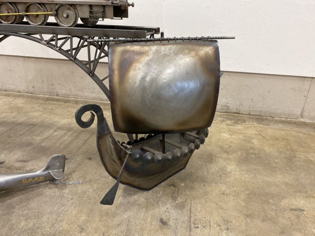 1081119-6 Konstverk i plåt