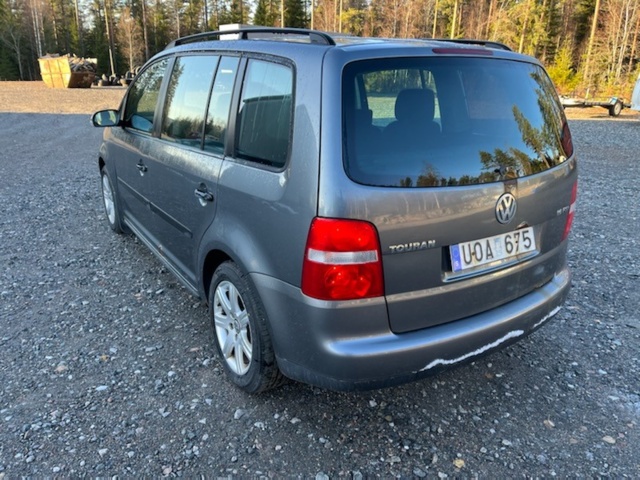 1111923-6 Volkswagen Touran 1.6 FSI - 2004 Repair item