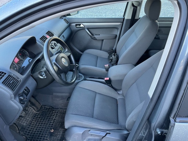 1111923-17 Volkswagen Touran 1.6 FSI - 2004 Repair item
