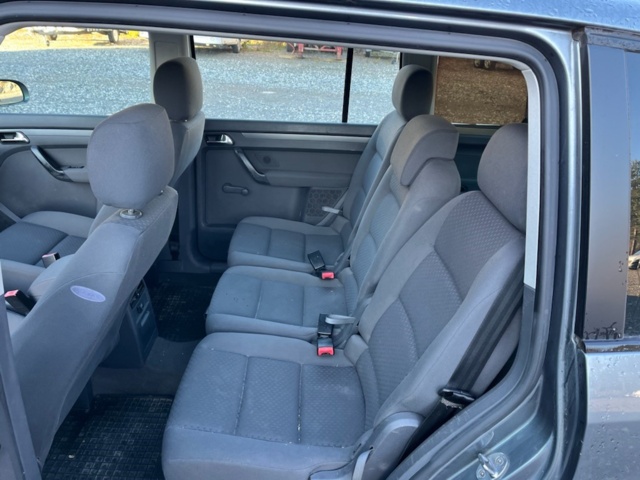 1111923-19 Volkswagen Touran 1.6 FSI - 2004 Repair item