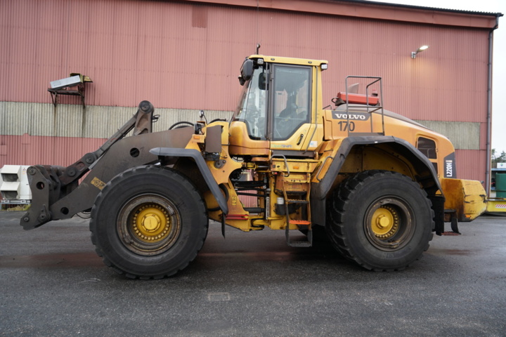 1111925-2 Loader Volvo L220H - 2015