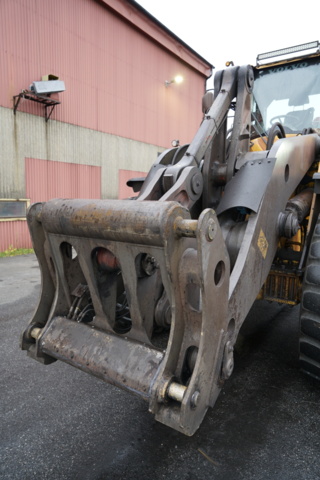 1111925-12 Loader Volvo L220H - 2015