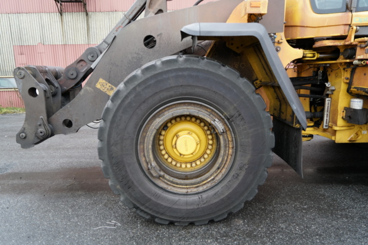 1111925-15 Loader Volvo L220H - 2015