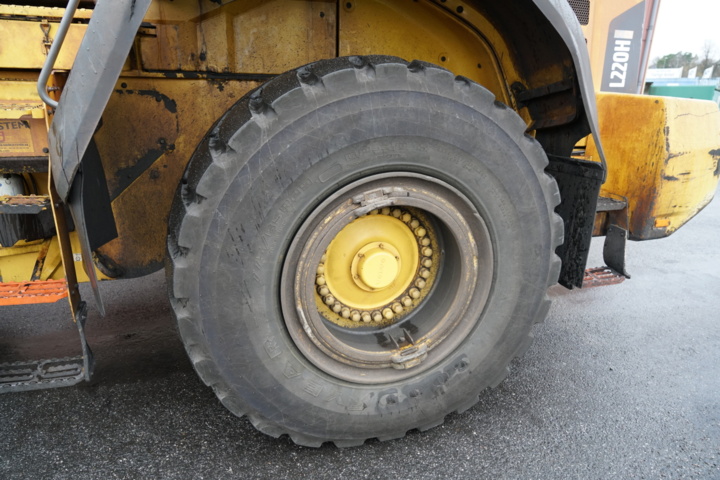 1111925-16 Loader Volvo L220H - 2015