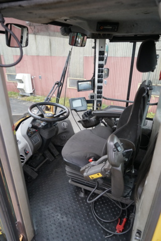 1111925-32 Loader Volvo L220H - 2015