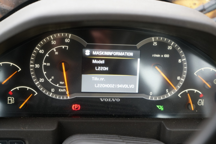 1111925-36 Loader Volvo L220H - 2015