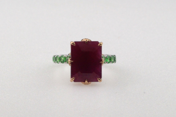 1112014-4 Ring 14K Gold with Ruby and Tsavorite