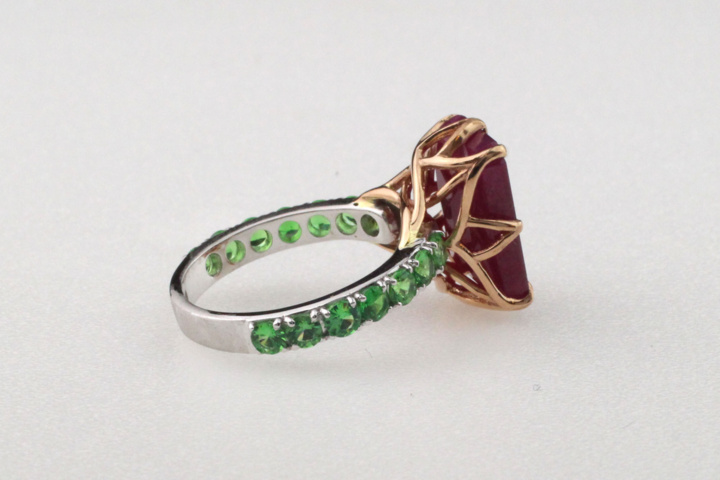 1112014-5 Ring 14K Gold with Ruby and Tsavorite
