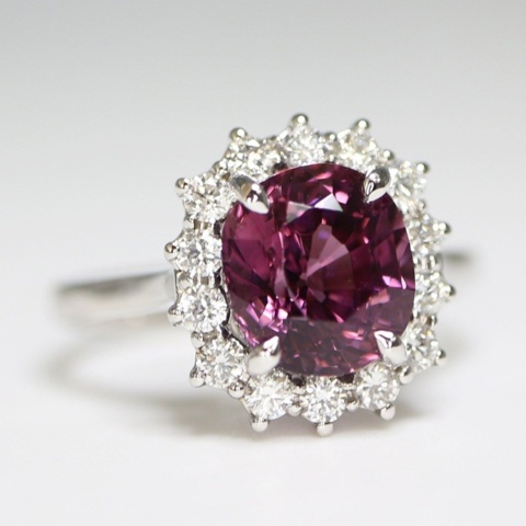 1112017-1 Ring 14K White Gold with untreated Spinel and Diamonds
