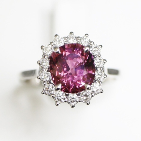 1112017-2 Ring 14K White Gold with untreated Spinel and Diamonds