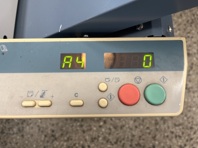 1085779-8 Folding machine Duplo DF-915