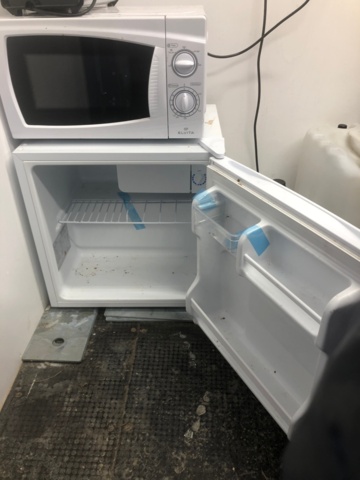 1035285-3 Moccamaster coffee maker, Elvita refrigerator