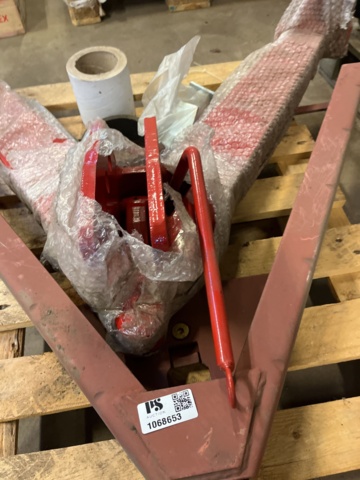 1068653-4 A - Frame attachment to the tractor